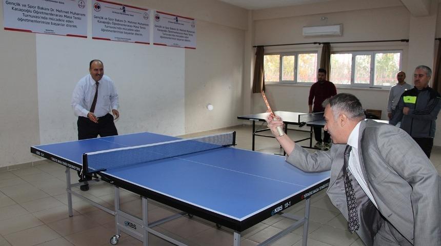 &Ouml;ğretmenler arasında masa tenisi turnuvası d&uuml;zenlendi