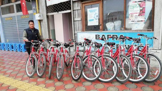 Büyükşehir Belediyesinden kadınlara bisiklet desteği