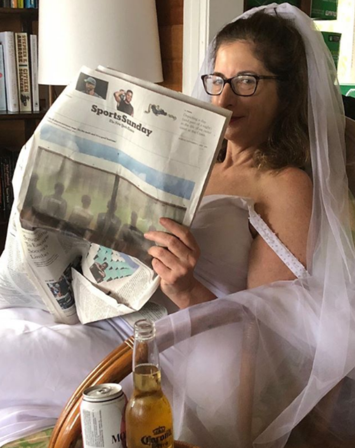 Gelinlikle ‘kürek çekerek’ damat adayını arıyor! G2