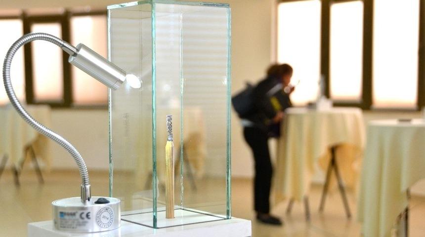 ME&Uuml;&rsquo;de kurşun kalem oymacılığı sergisi