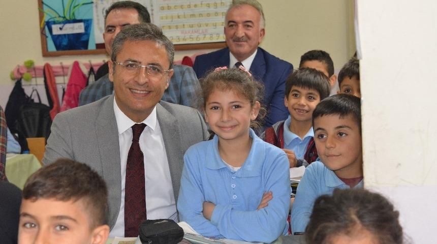 Başkan Pamuk, &ccedil;ocuklarla buluştu