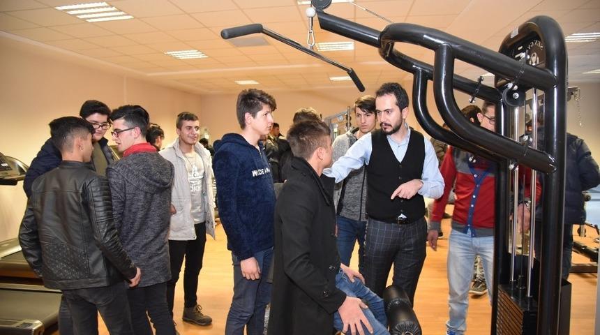 &Ccedil;alışan gen&ccedil;lik merkezinde hizmet ağı genişliyor