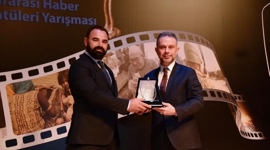 Ert&uuml;rk, haber kameramanlarını yalnız bırakmadı