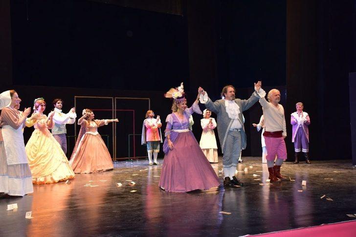 “Varyemez’’ adlı oyun Bilecik’te sahne aldı G4