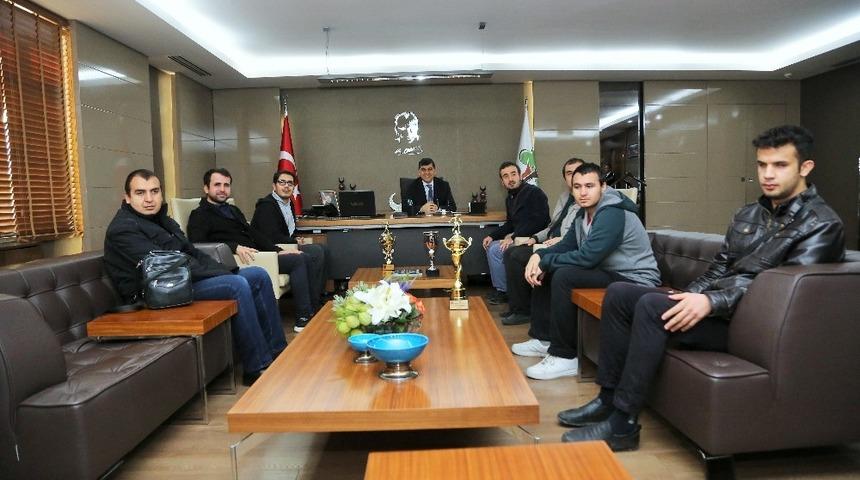 G&ouml;rme Engelliler Spor Kul&uuml;b&uuml;&rsquo;nden Fadıloğlu&rsquo;na ziyaret