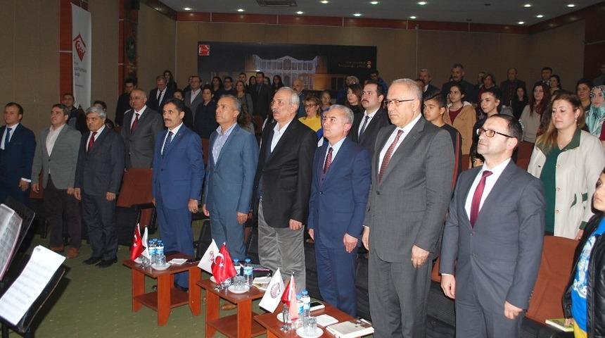 D&uuml;nya &Ccedil;ocuk Hakları G&uuml;n&uuml; şiirlerle kutlandı