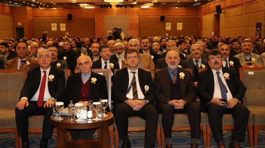 Van&rsquo;da &ldquo;Peygamberimiz ve Gen&ccedil;lik&rdquo; konulu konferans