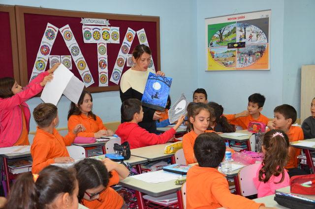 Aysel öğretmen, 'Benim Adım Öğretmen' şarkısına klip çekti