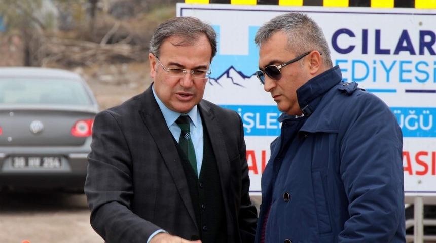 &Ouml;zdoğan, yol yapım &ccedil;alışmalarını inceledi