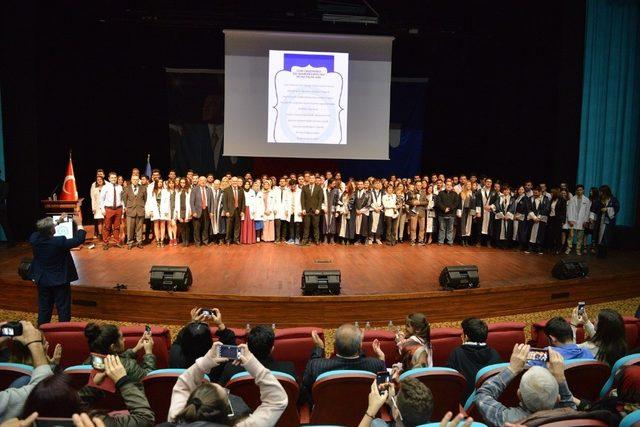 Uşak Üniversitesi Diş Hekimliği Fakültesinde ‘Beyaz Önlük Giyme Töreni’ gerçekleştirildi