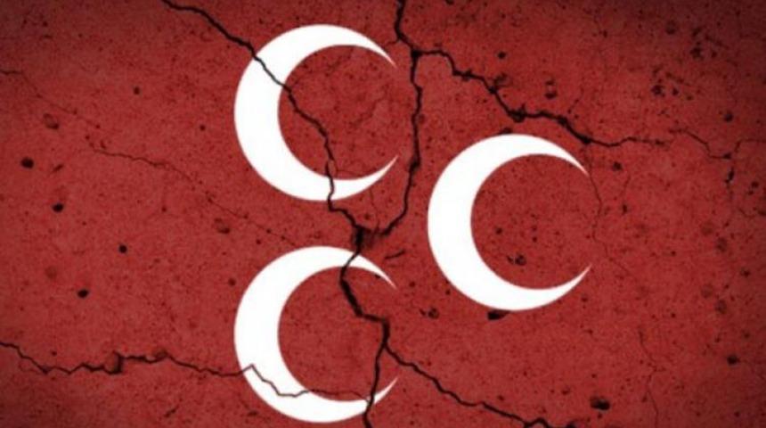 MHP'de deprem! Peş peşe şok istifalar