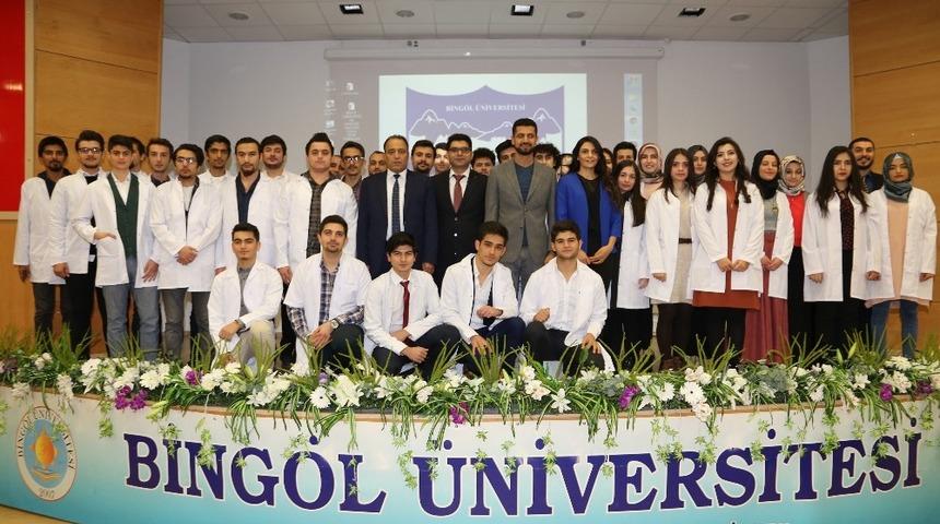 Bing&ouml;l &Uuml;niversitesi Diş Hekimliği Fak&uuml;ltesi&rsquo;nin ilk &ouml;ğrencileri &ouml;nl&uuml;k giydi