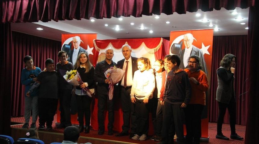 S&ouml;ke&rsquo;de &ccedil;ocuklar Hacivat ve Karag&ouml;z&rsquo;&uuml; &ccedil;ok sevdi