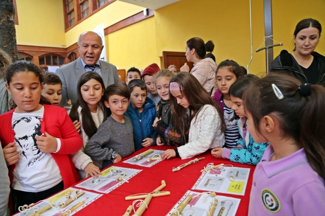 Oyuncak&ccedil;ı Dede Atalı&rsquo;dan nostaljik sergi