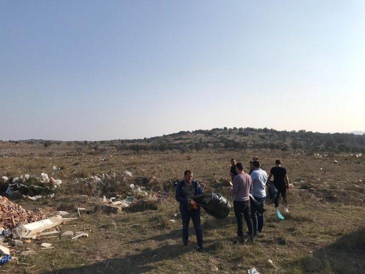 Ayvalık’ı çöplerden temizlediler G5