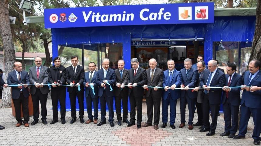 Vitamin Cafe, Akdeniz Üniversitesi Kampüsünde açıldı