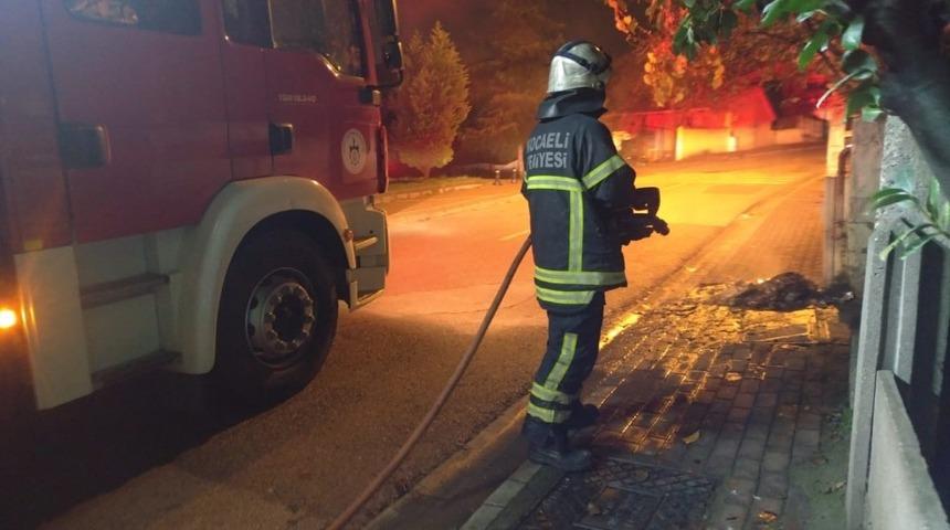 Doğalgaz kutusunun yanında yanan &ccedil;&ouml;p konteyneri paniğe neden oldu