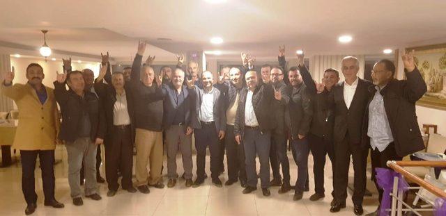 Görevden alınan MHP Alaşehir teşkilatından birlik ve beraberlik toplantısı