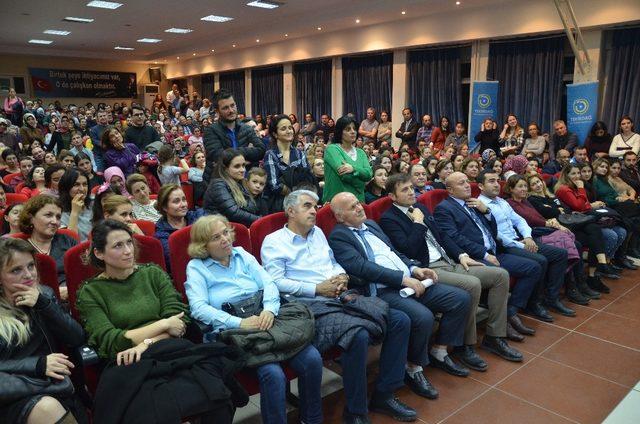 Üstün Dökmen konferansına yoğun ilgi