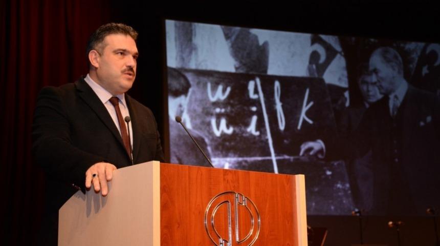 &Ouml;ğretmenler G&uuml;n&uuml;&rsquo;nde Rekt&ouml;r &Ccedil;omaklı&rsquo;dan &ouml;ğretmenlere tavsiyeler