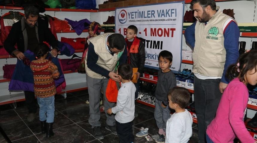 Umut Kervanı 50 &ccedil;ocuğu giydirdi