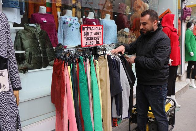 Mağazadan, ihtiya&ccedil; sahiplerine &uuml;cretsiz kışlık kıyafet 2