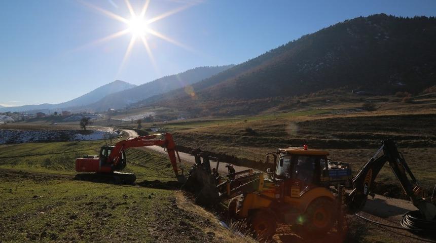 Tufanbeyli&rsquo;de i&ccedil;me suyu hattı yenileme &ccedil;alışmaları