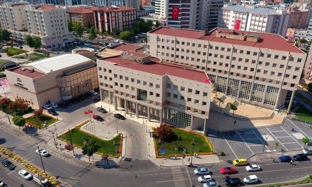 Gaziantep Büyükşehir Belediye Binası, yeşil bina sertifikası aldı