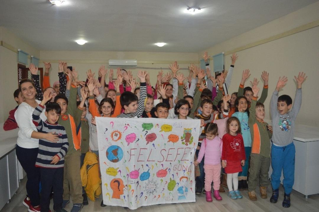 Kartepeli &ccedil;ocuklar felsefe ile tanıştı