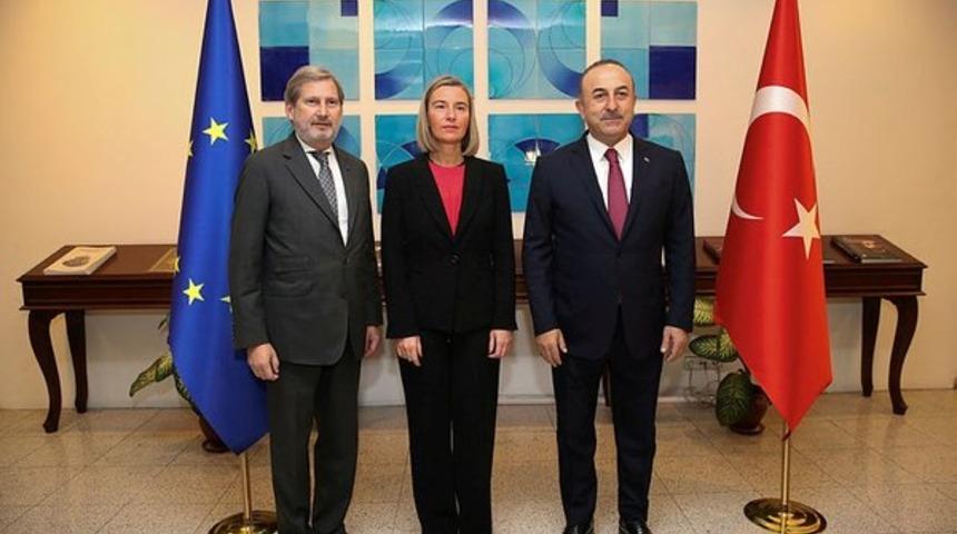 Dışişleri Bakanı Çavuşoğlu'ndan vize muafiyeti hakkında önemli açıklama