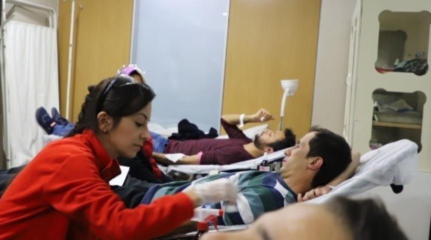 AKEDAŞ’tan Kızılay’a kan bağışı