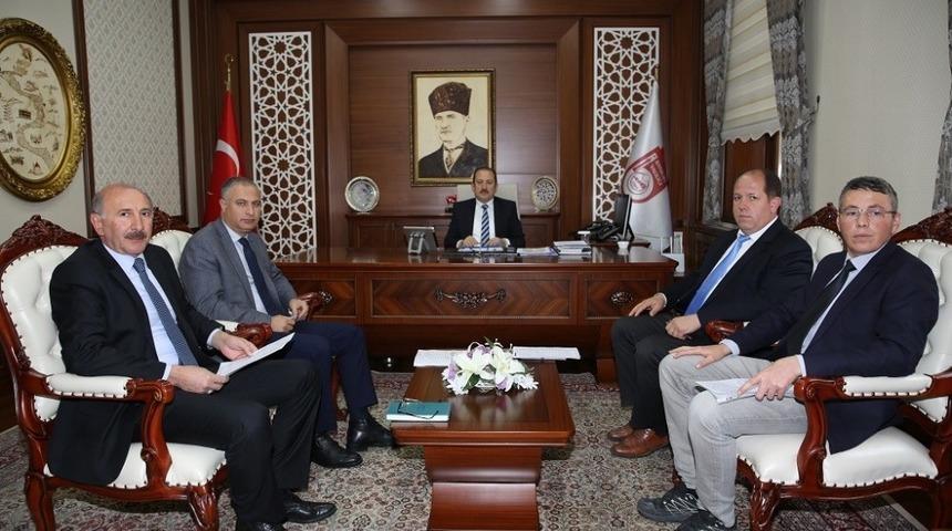 Vali Ali Hamza Pehlivan başkanlığında eğitim yatırımları değerlendirildi