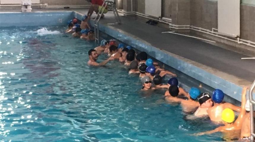 &lsquo;&rsquo;Y&uuml;zme Bilmeyen Kalmasın Projesi&rsquo;&rsquo; başladı