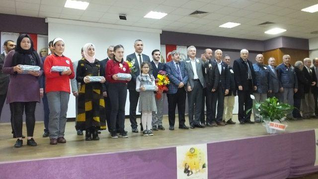 Burhaniye’de Peygamberimiz ve Gençlik Konferansı ilgi gördü