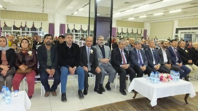 Burhaniye’de Peygamberimiz ve Gençlik Konferansı ilgi gördü