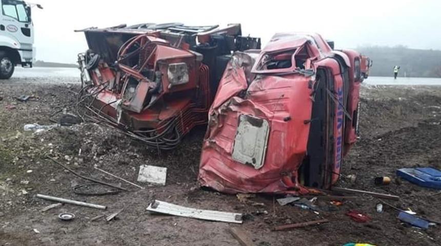 Vinç şarampole devrildi: 2 yaralı