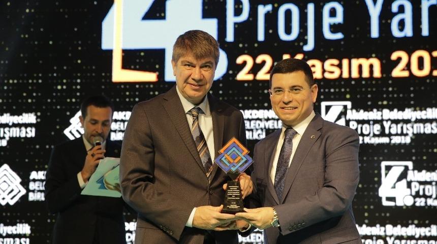 B&uuml;y&uuml;kşehir&rsquo;in projeleri &ouml;d&uuml;lle ta&ccedil;landı