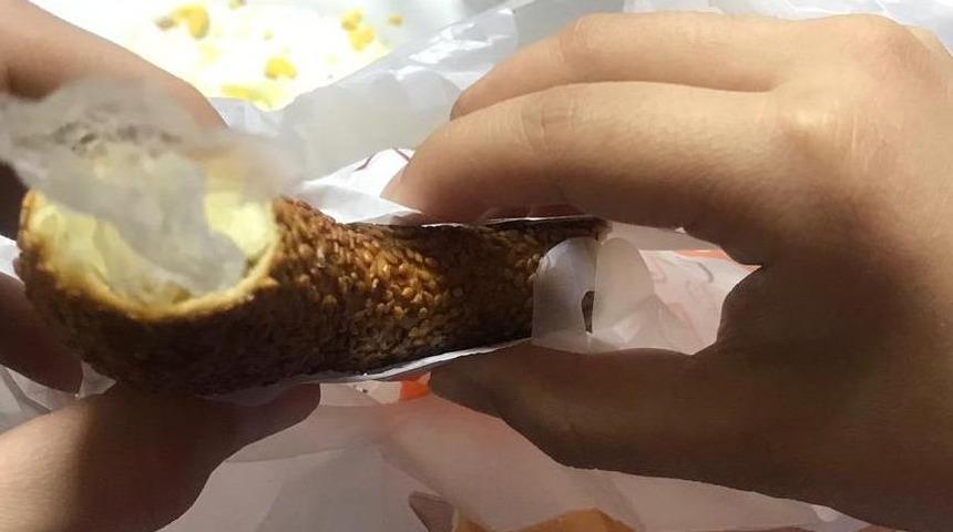 Konya'da sabah kahvaltısında şok! Simitten poşet çıktı...