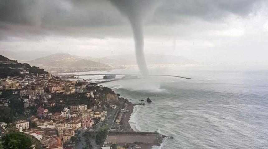 Dev hortum görenleri dehşete düşürdü!