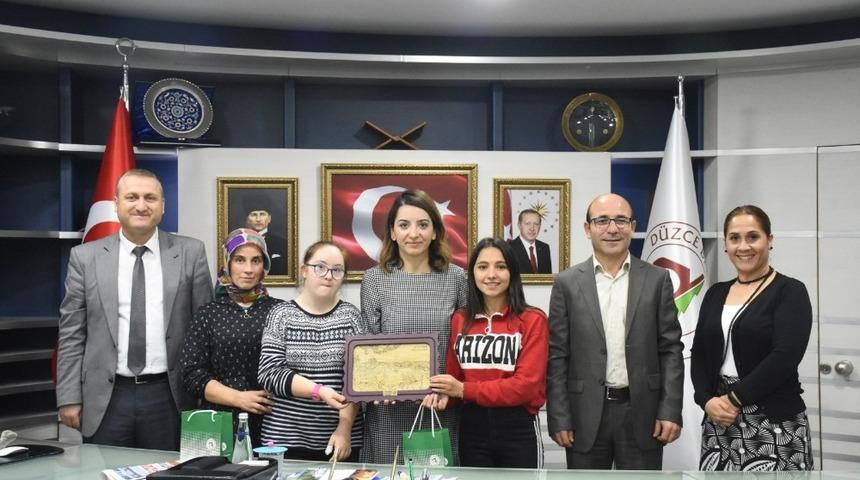 D&uuml;zce Belediyesi &Ouml;zel &ouml;ğrencilere kapılarını a&ccedil;tı