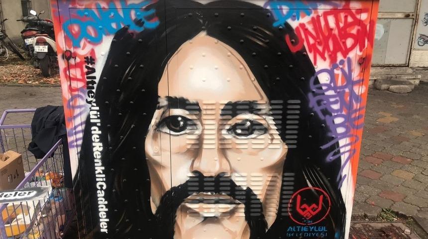 Soma caddesinde &uuml;nl&uuml;ler ge&ccedil;idi