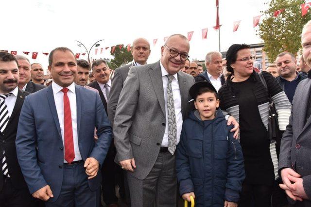 Alaşehir Demokrasi Meydanı yenilendi