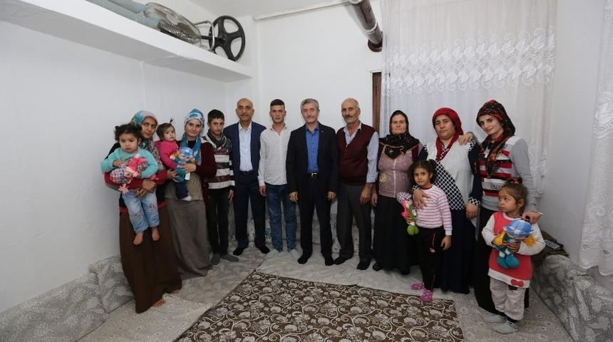 Tahmazoğlu&rsquo;ndan askere moral ziyareti