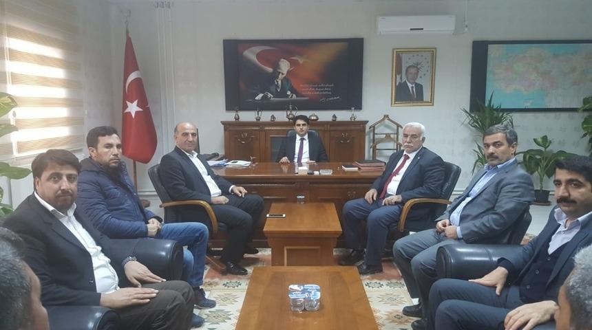 Memur-Sen y&ouml;netimi Samsat kaymakamı ile bir araya geldi