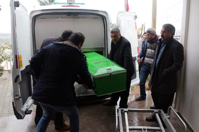 Yemekten sonra rahatsızlanan 3 yaşındaki Mustafa öldü, anne ve kardeşleri tedavide