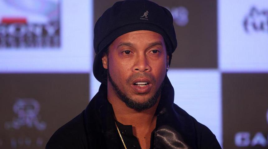 Annesinin vefatı Ronaldinho'yu dağıttı