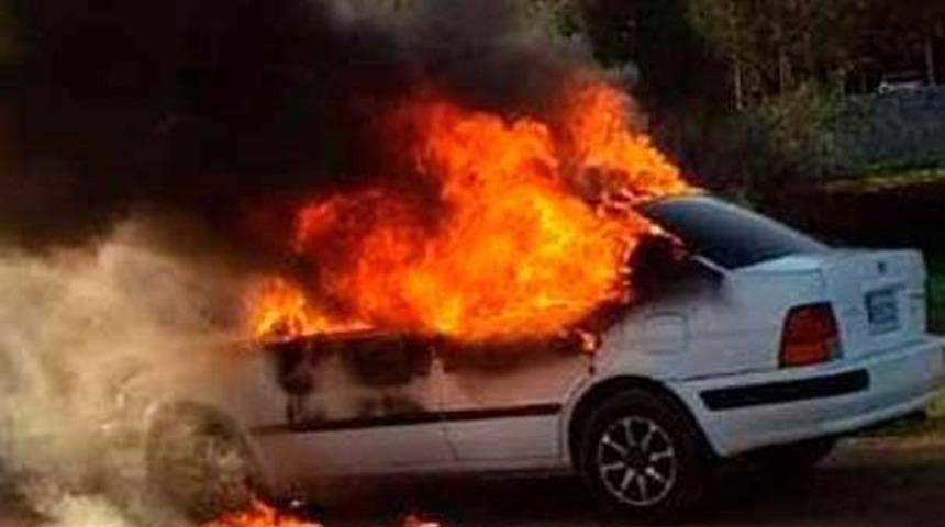 KKTC'de iki saat içinde 3 araç, 1 ev kundaklandı