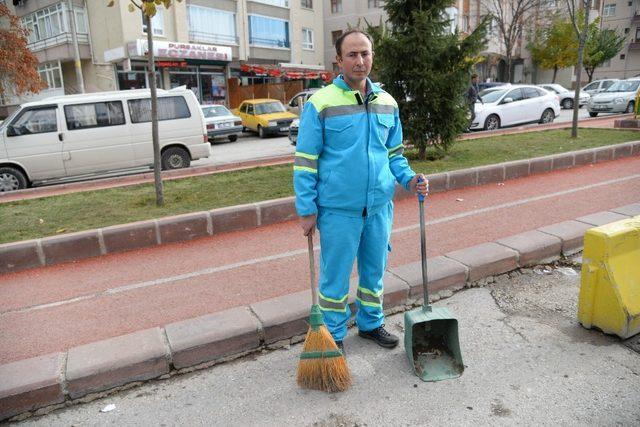 Temizlik işçisinden örnek davranış