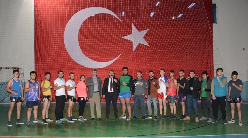 Cengiz Şahin’den genç sporculara ziyaret