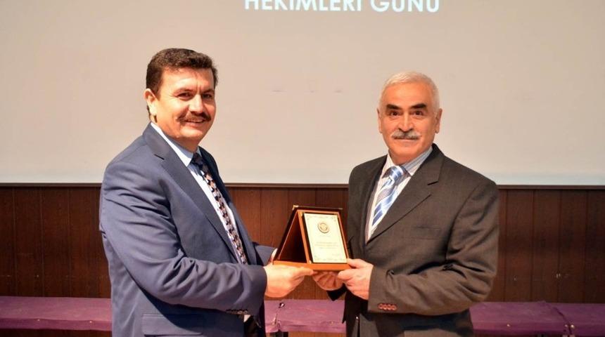 Erzincan Binali Yıldırım &Uuml;niversitesi&rsquo;nde beyaz &ouml;nl&uuml;k giyme t&ouml;reni
